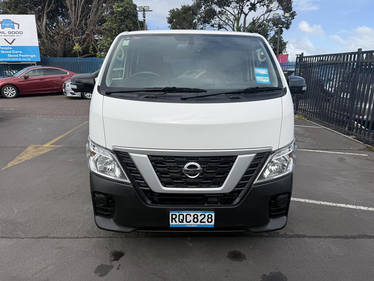 2020 Nissan NV350 thumbnail