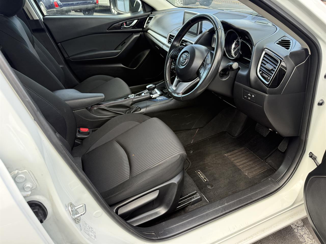 2013 Mazda Axela thumbnail