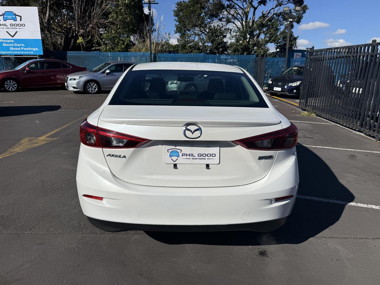 2013 Mazda Axela thumbnail