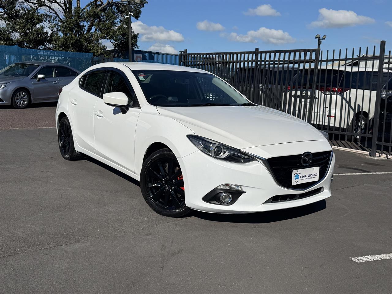 2013 Mazda Axela thumbnail