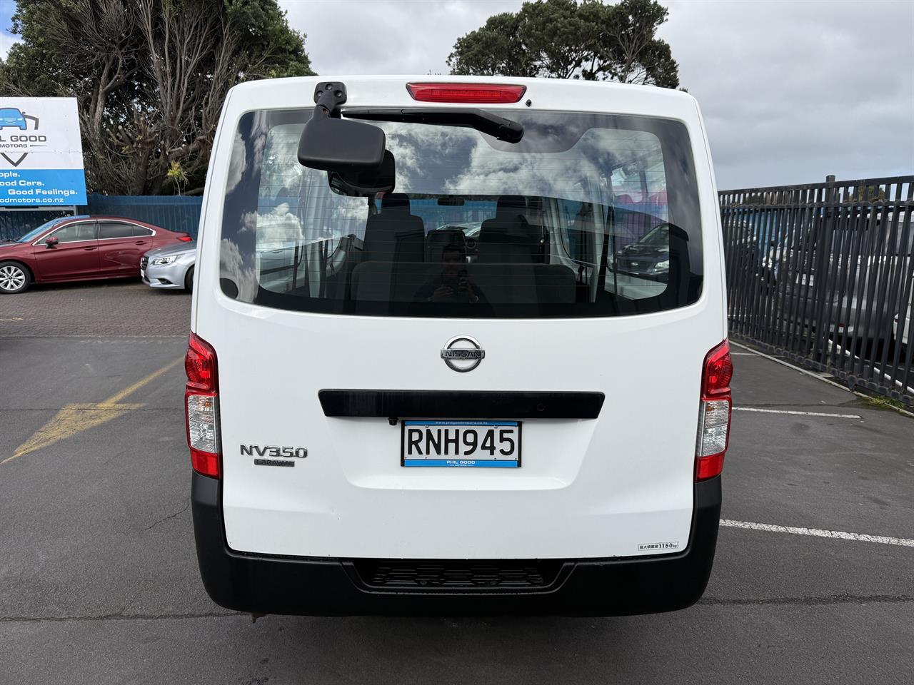 2017 Nissan NV350 thumbnail