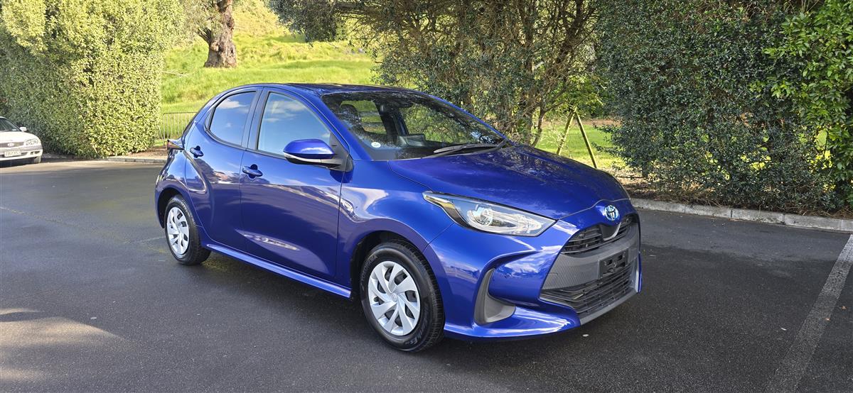 2021 Toyota Yaris thumbnail