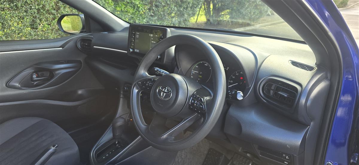 2021 Toyota Yaris thumbnail