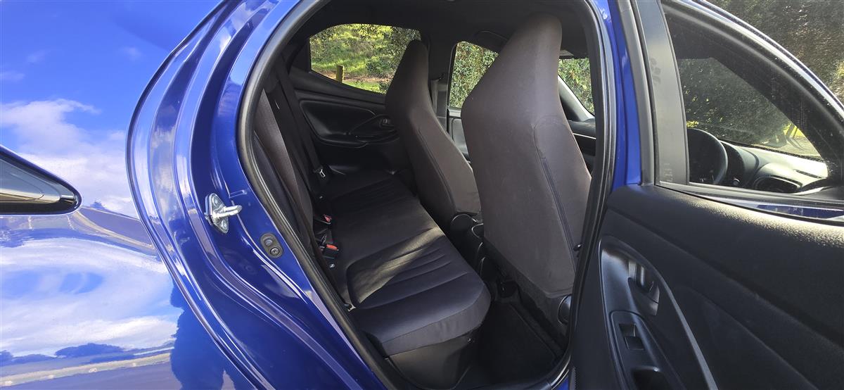 2021 Toyota Yaris thumbnail