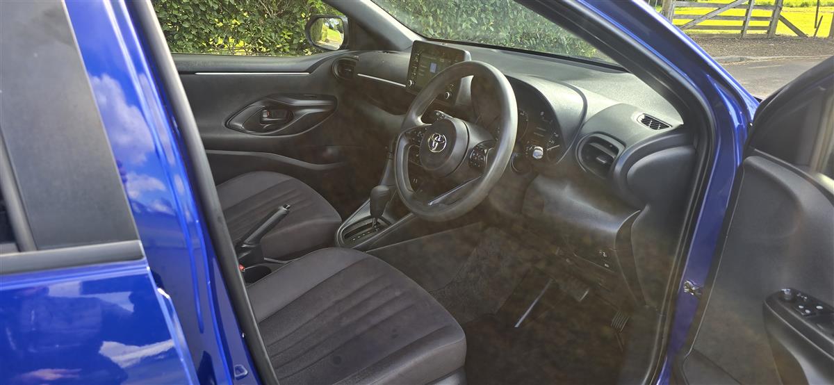 2021 Toyota Yaris thumbnail