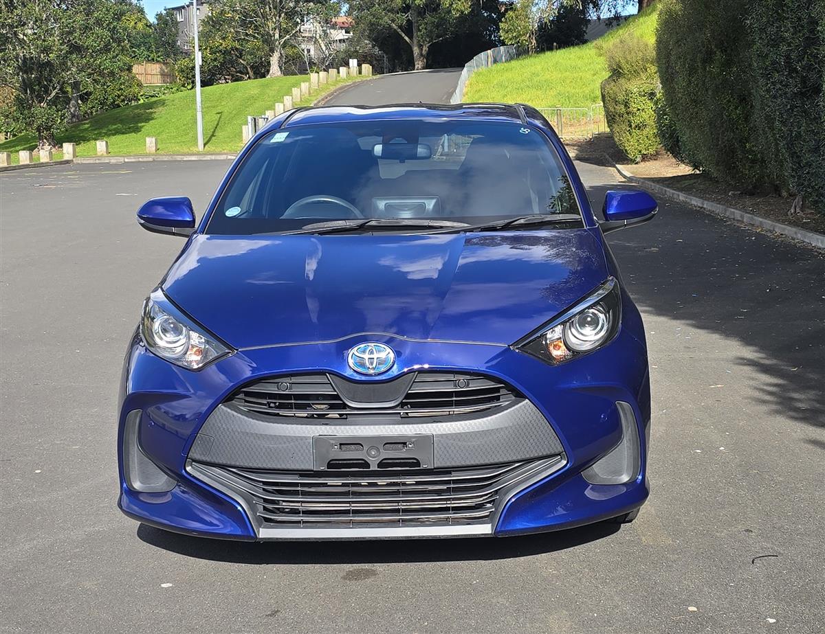 2021 Toyota Yaris thumbnail