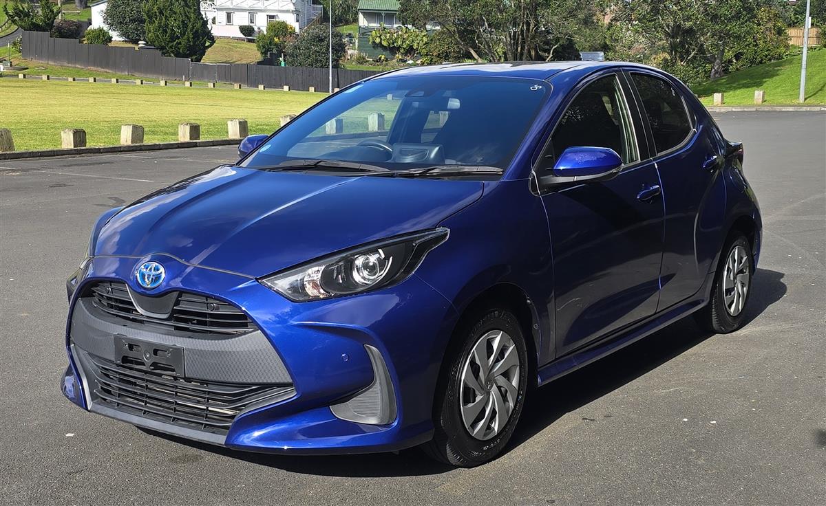 2021 Toyota Yaris thumbnail