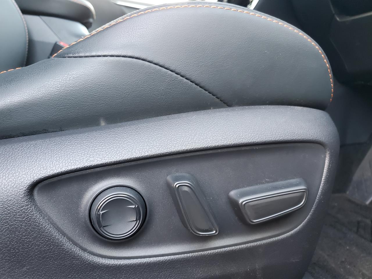 2021 Toyota Rav4 thumbnail