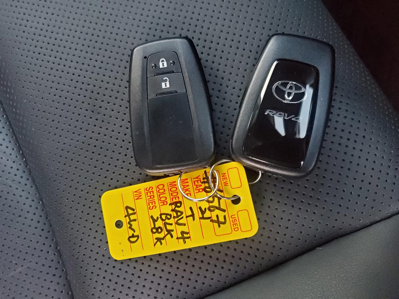 2021 Toyota Rav4 thumbnail