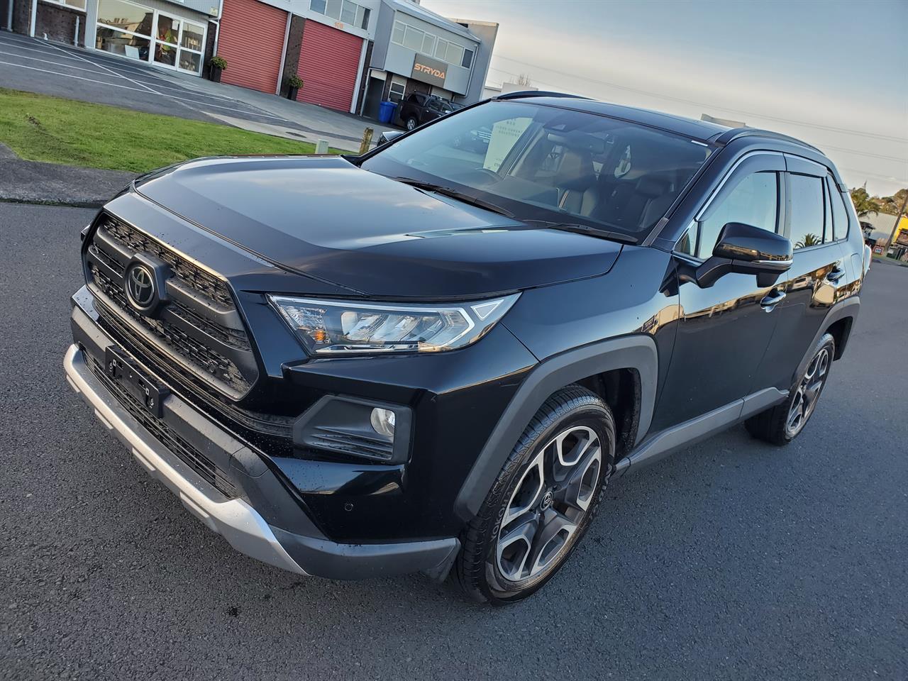 2021 Toyota Rav4 thumbnail