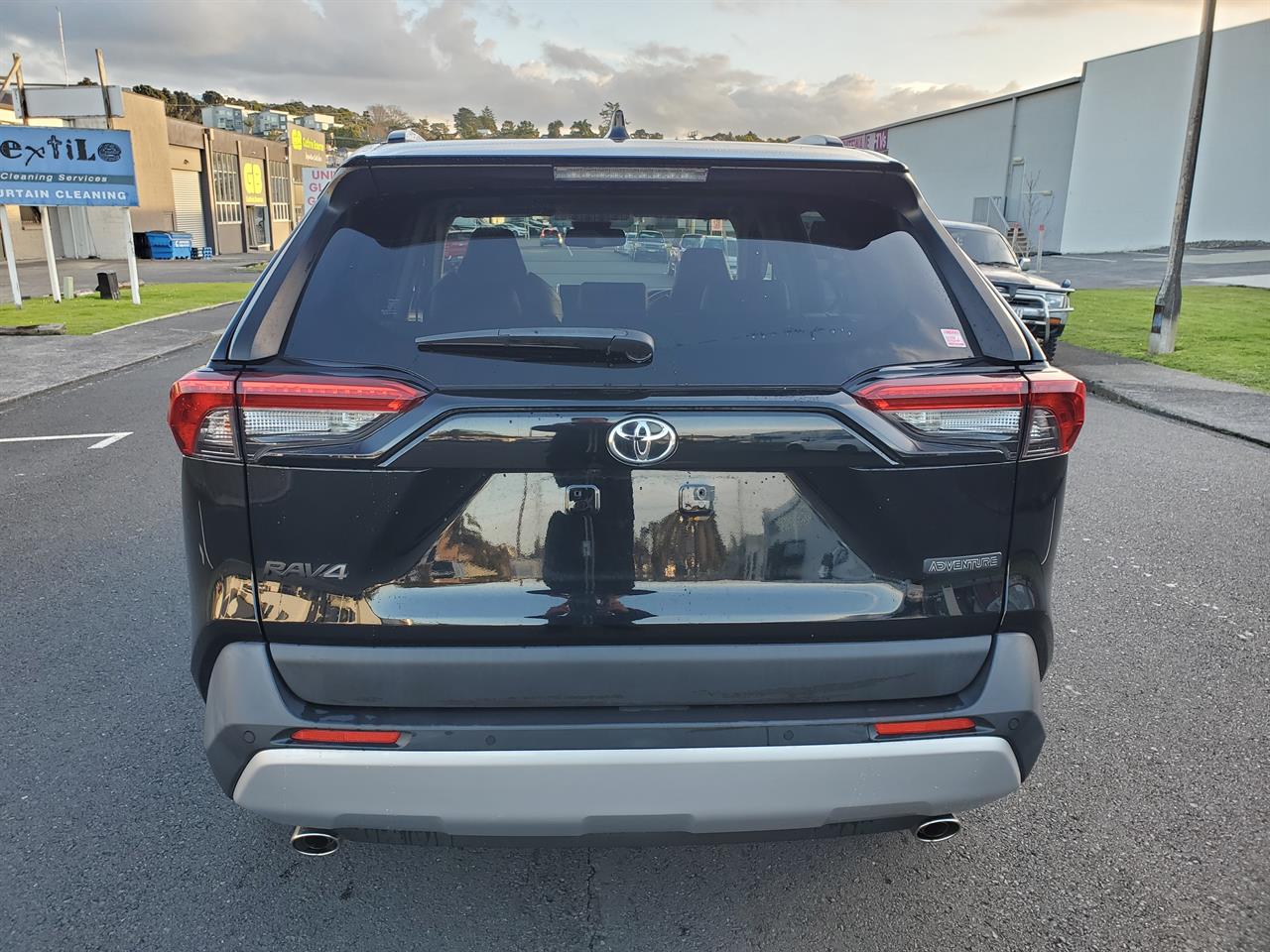 2021 Toyota Rav4 thumbnail