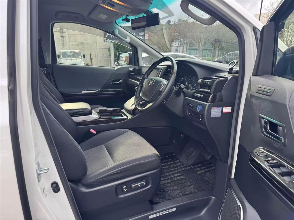 2014 Toyota Vellfire thumbnail