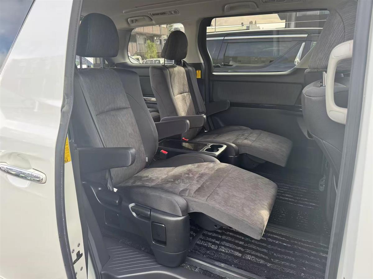 2014 Toyota Vellfire thumbnail