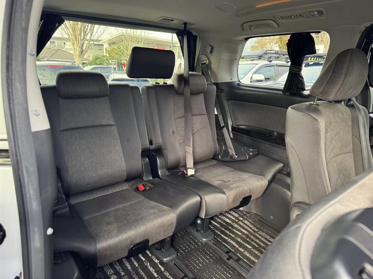 2014 Toyota Vellfire thumbnail