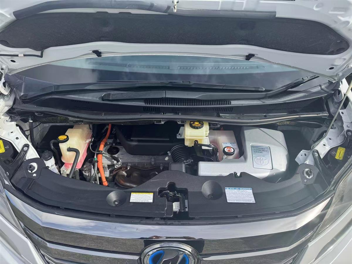 2014 Toyota Vellfire thumbnail
