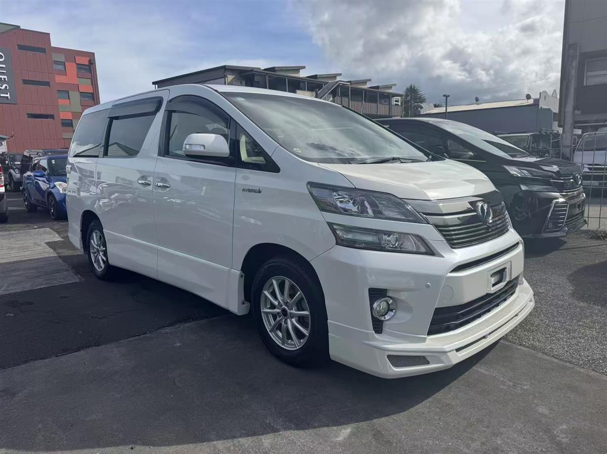 2014 Toyota Vellfire thumbnail