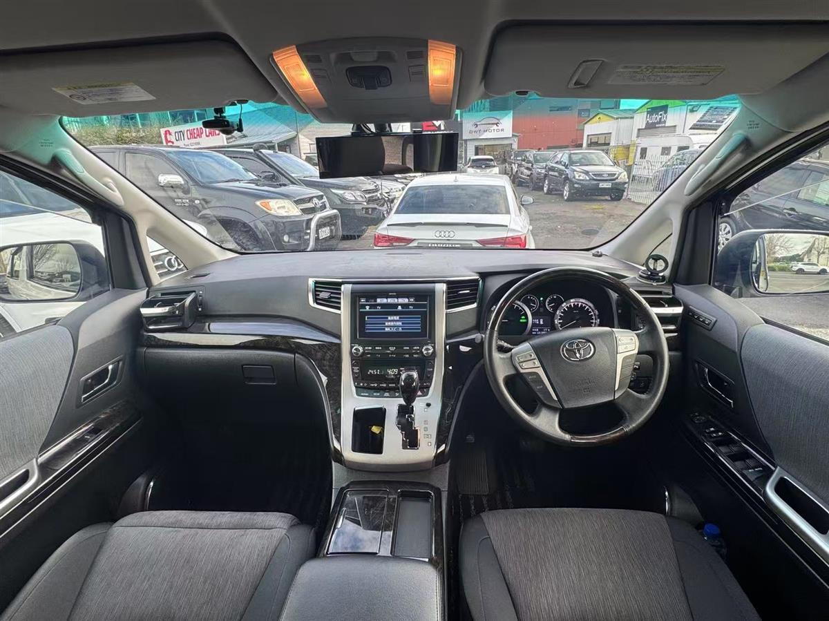 2014 Toyota Vellfire thumbnail