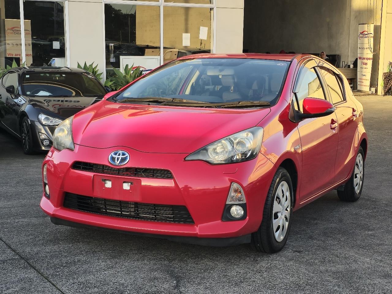 2013 Toyota Aqua thumbnail
