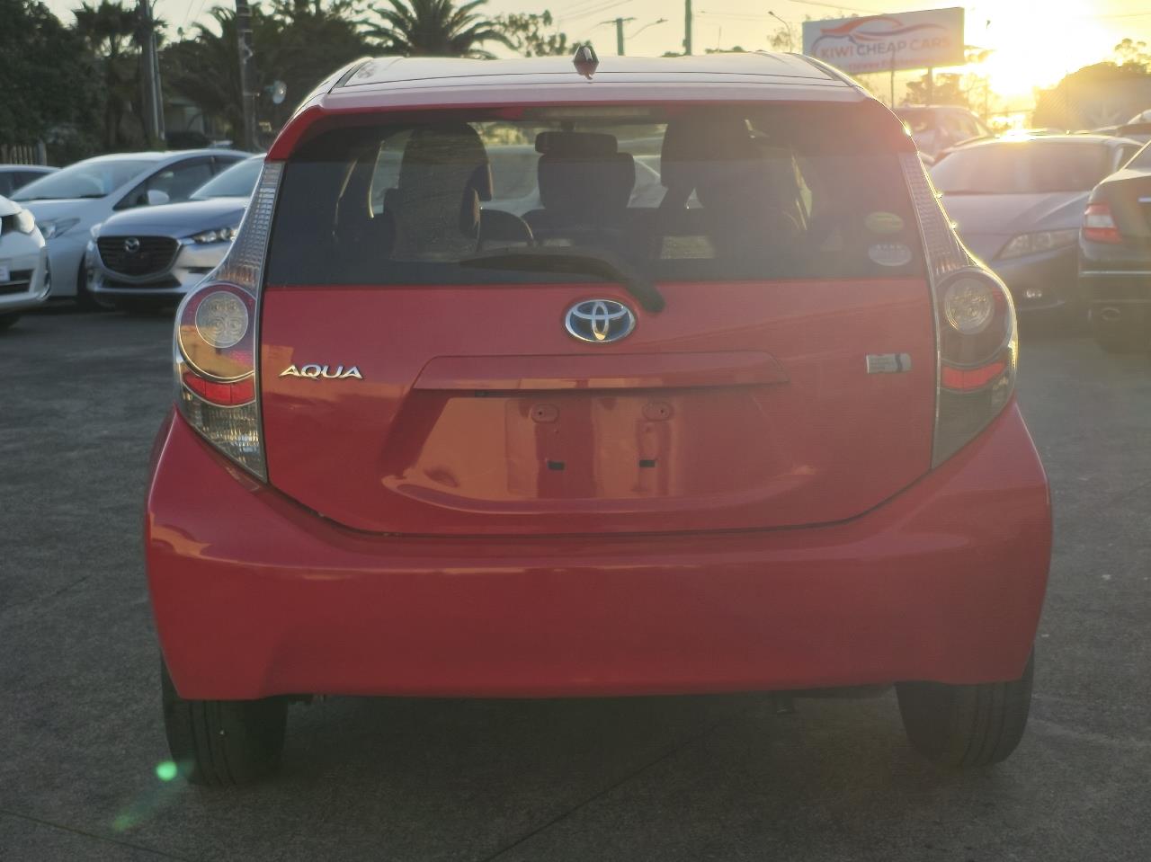2013 Toyota Aqua thumbnail