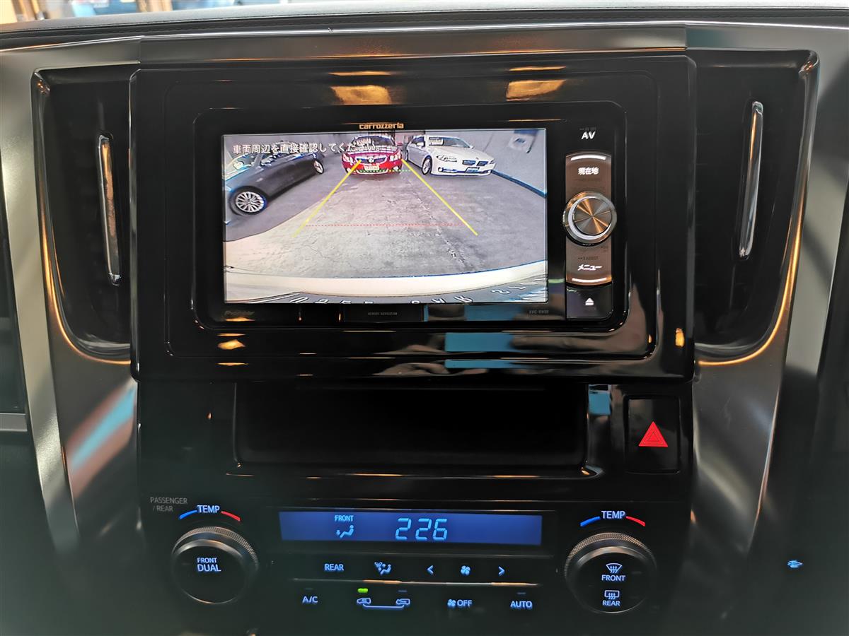 2016 Toyota Alphard thumbnail