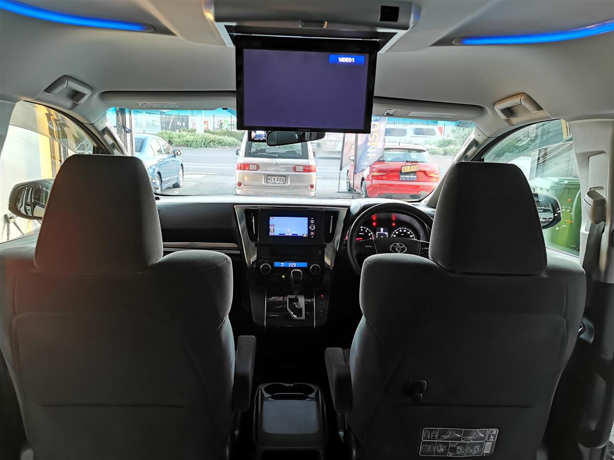 2016 Toyota Alphard thumbnail