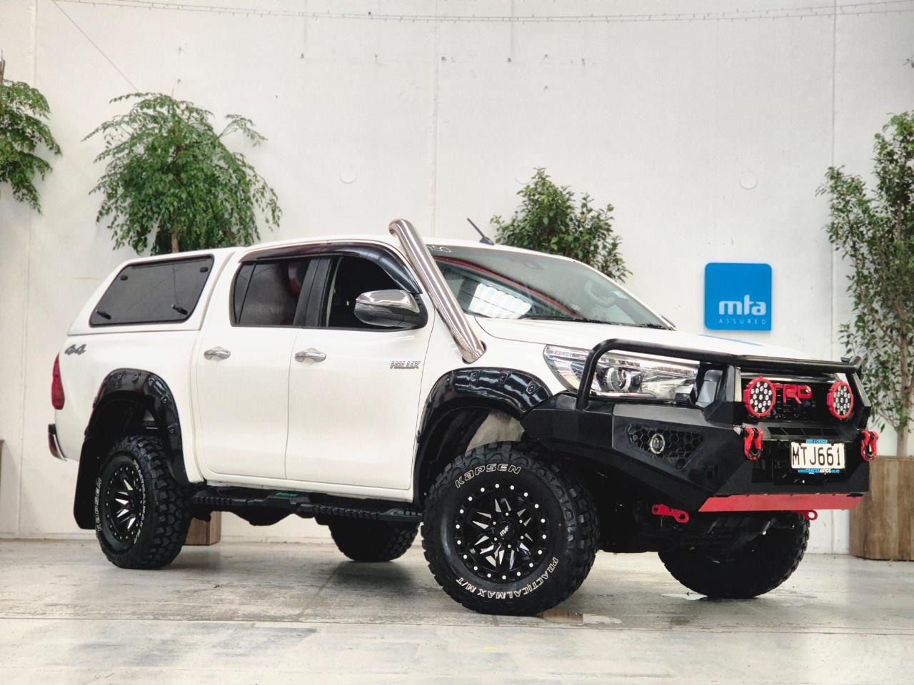 2020 Toyota Hilux thumbnail