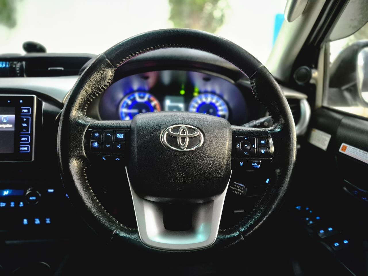 2020 Toyota Hilux thumbnail