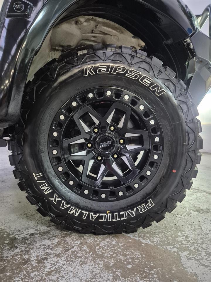 2020 Toyota Hilux thumbnail