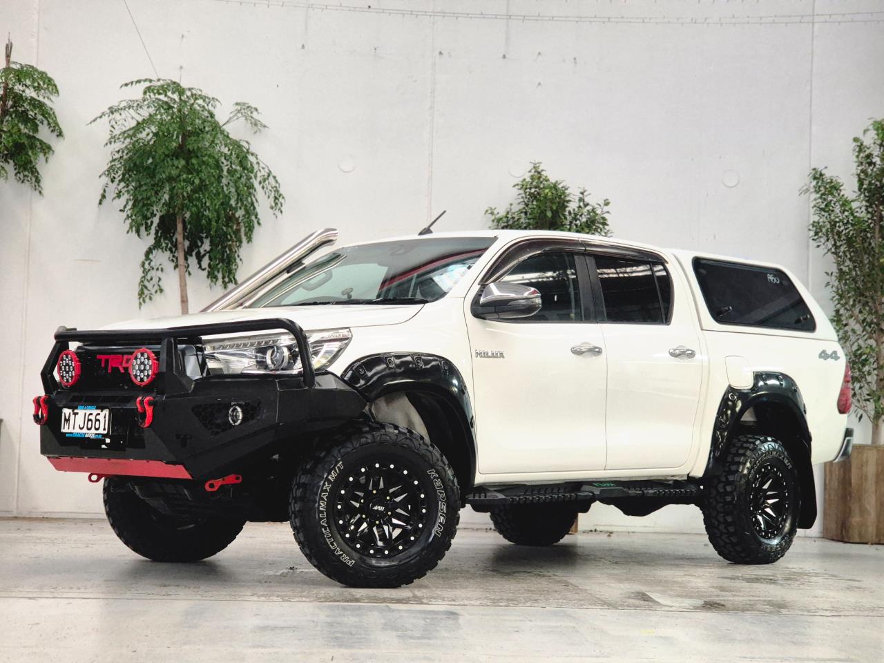 2020 Toyota Hilux thumbnail