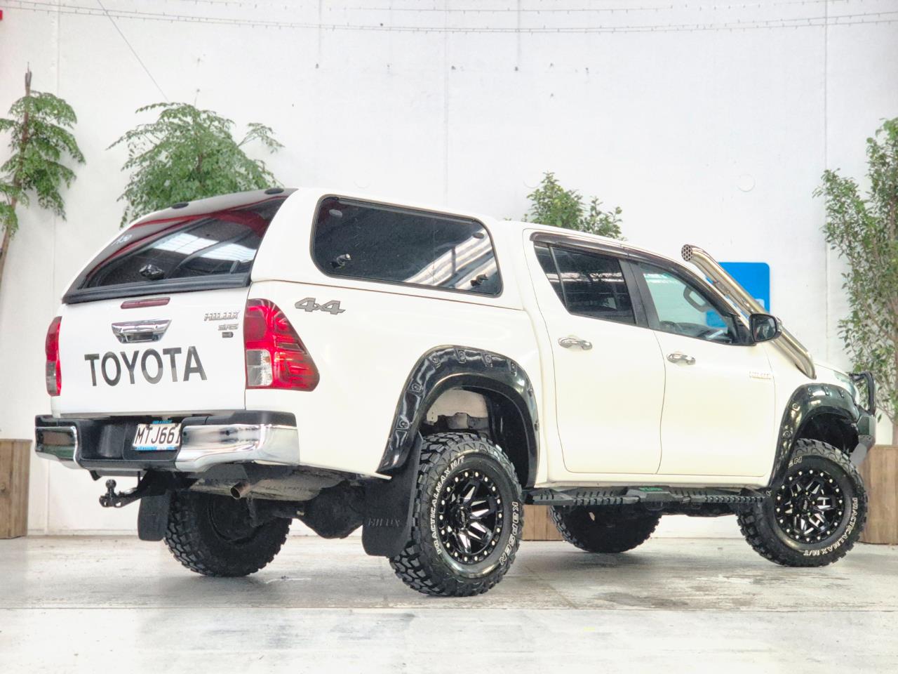 2020 Toyota Hilux thumbnail