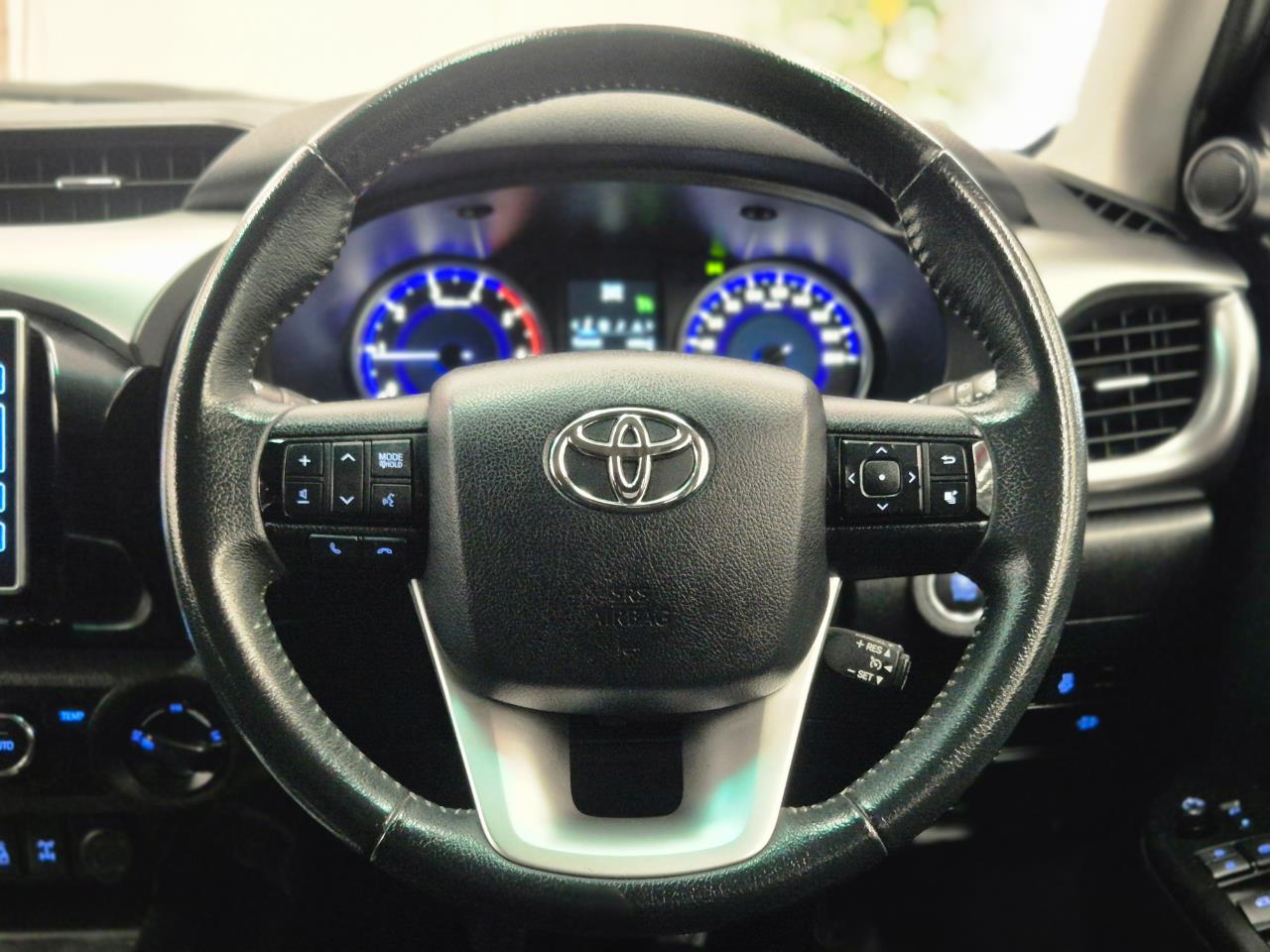 2019 Toyota Hilux thumbnail