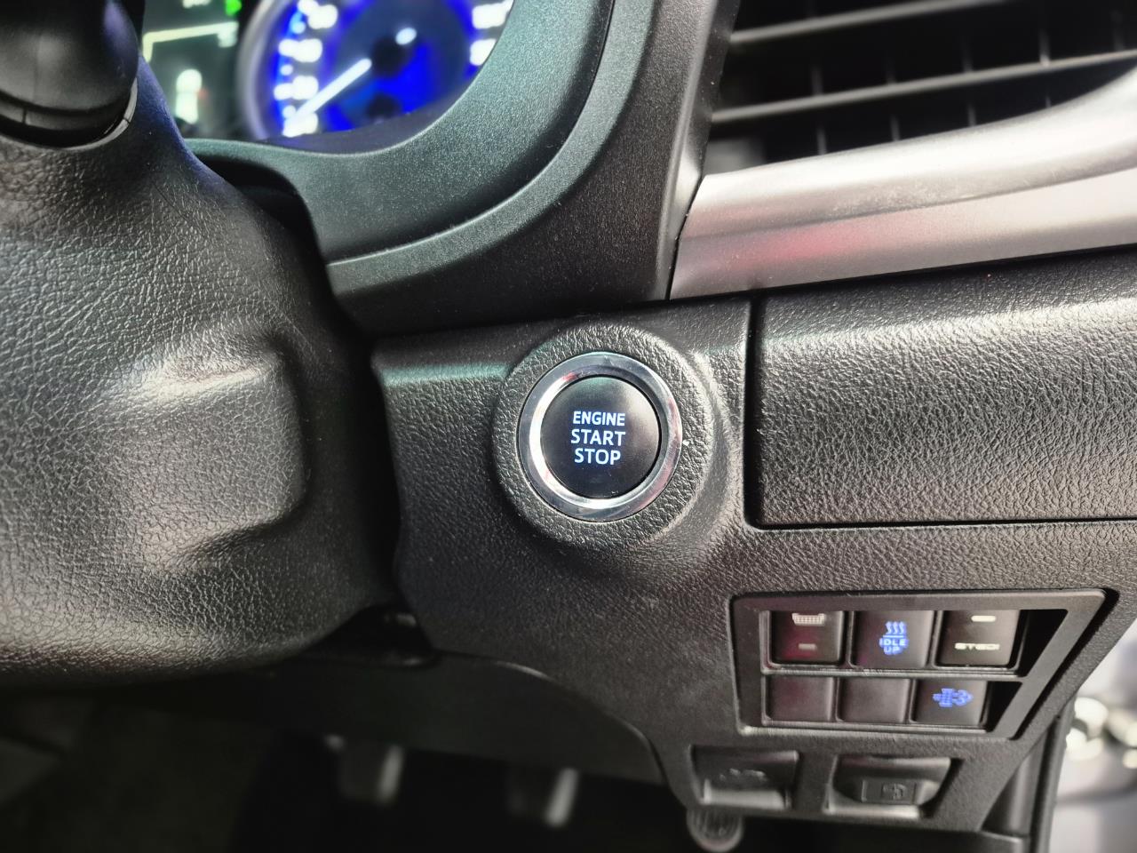 2019 Toyota Hilux thumbnail