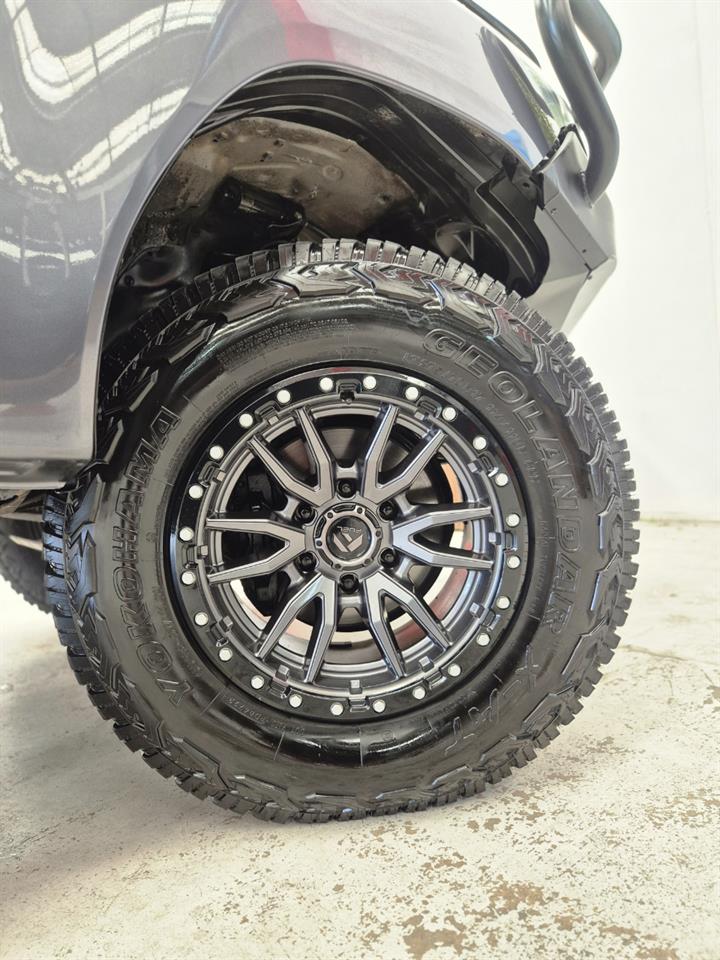 2019 Toyota Hilux thumbnail