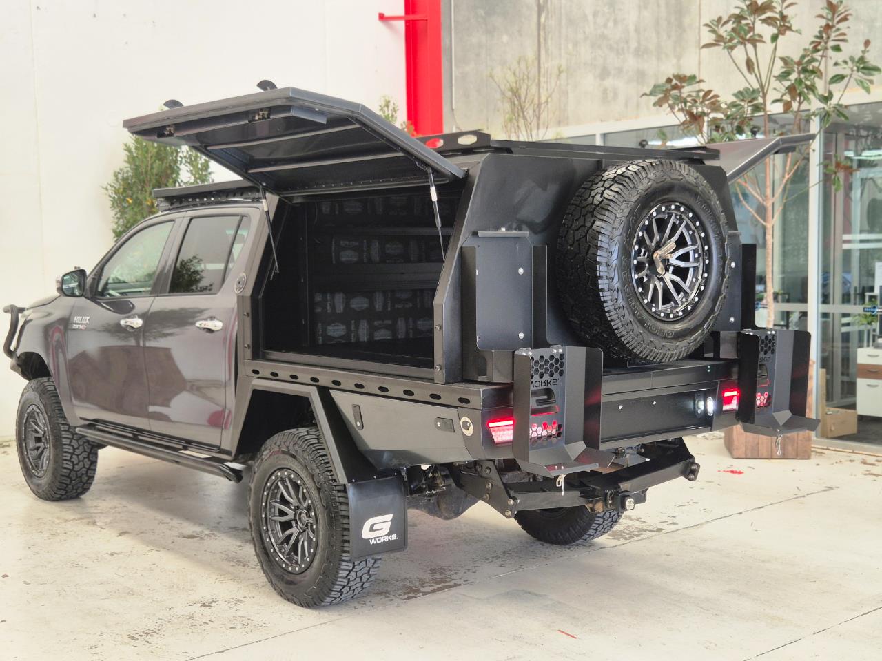 2019 Toyota Hilux thumbnail