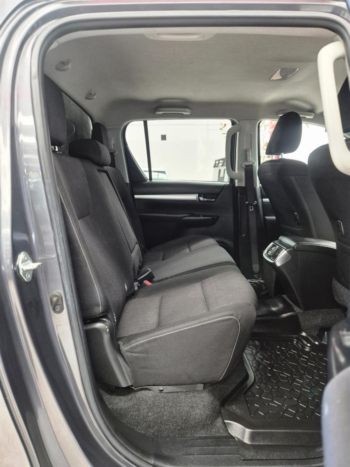 2019 Toyota Hilux thumbnail