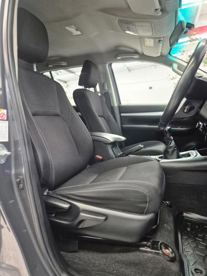 2019 Toyota Hilux thumbnail