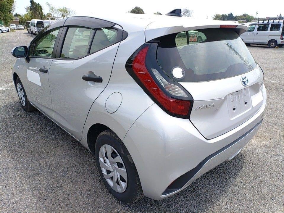 2021 Toyota AQUA thumbnail