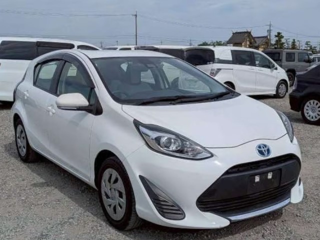 2021 Toyota Aqua thumbnail