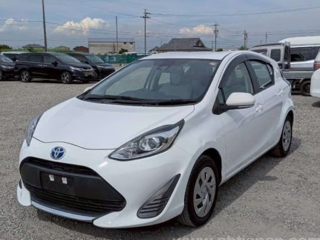 2021 Toyota Aqua thumbnail