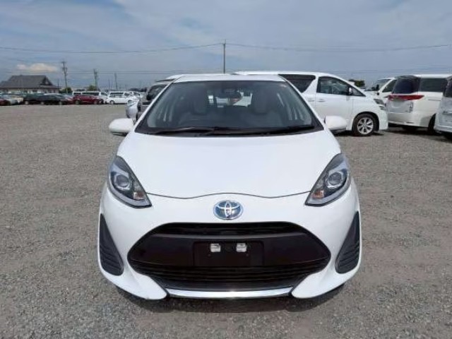 2021 Toyota Aqua thumbnail