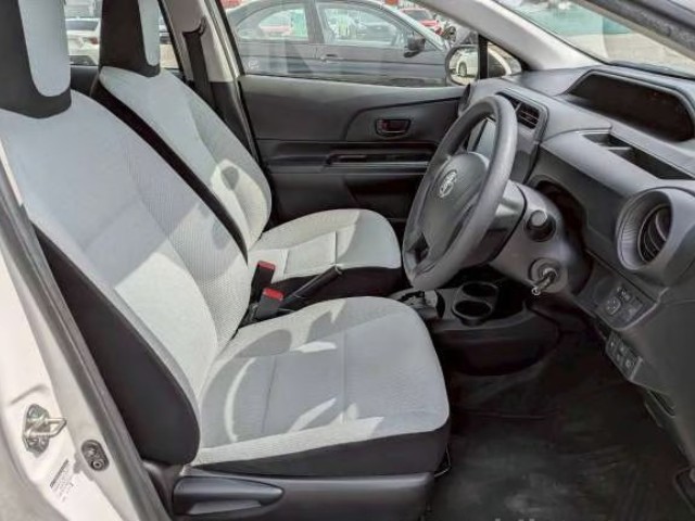2021 Toyota Aqua thumbnail