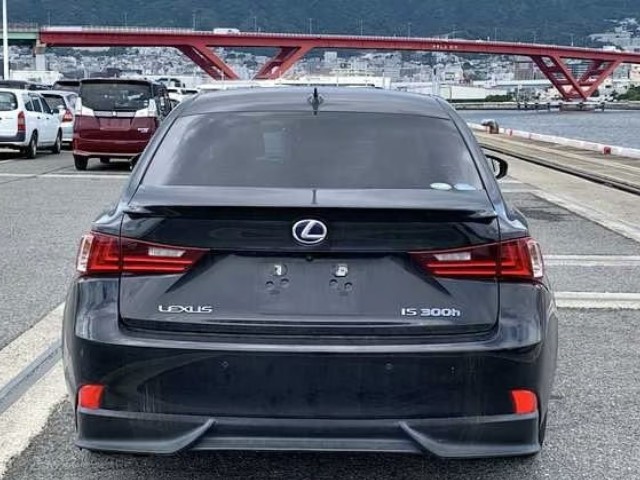 2016 Lexus IS thumbnail
