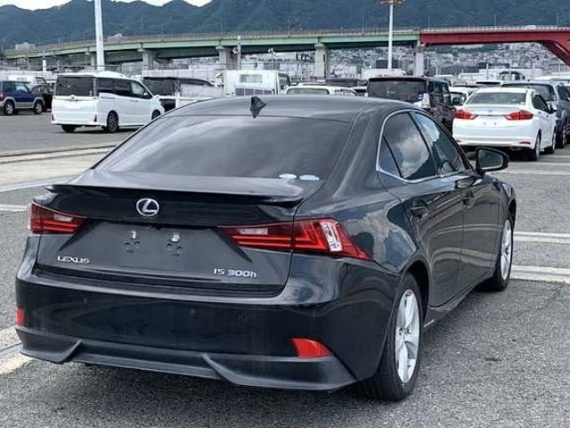 2016 Lexus IS thumbnail