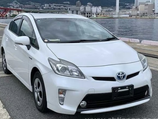 2015 Toyota Prius thumbnail