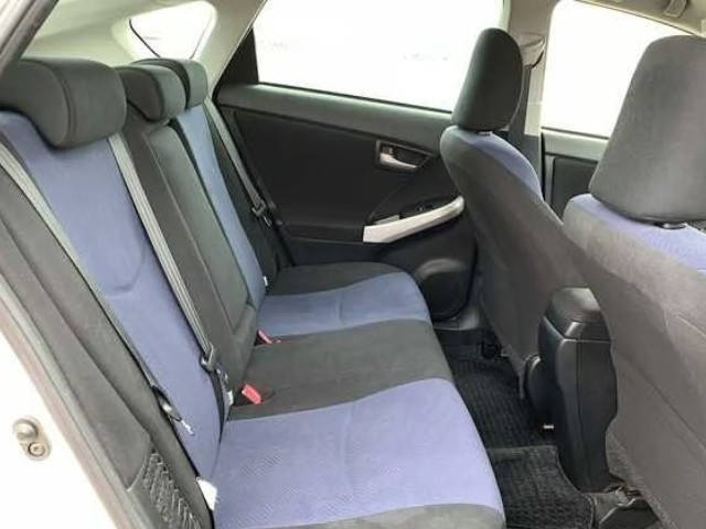 2015 Toyota Prius thumbnail