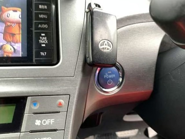 2015 Toyota Prius thumbnail