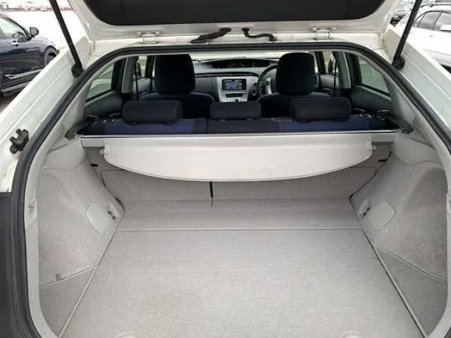2015 Toyota Prius thumbnail