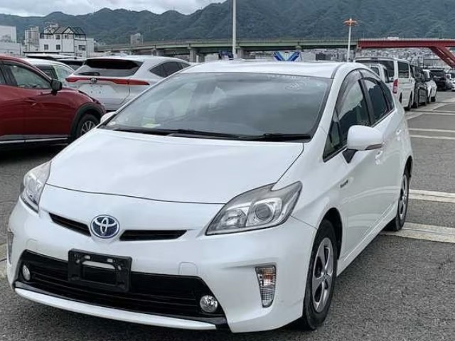 2015 Toyota Prius thumbnail