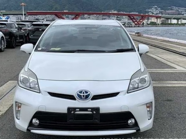 2015 Toyota Prius thumbnail