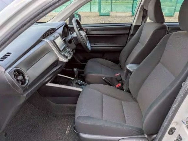 2015 Toyota Corolla thumbnail
